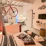 Biciclo' Rosso Apartamento *