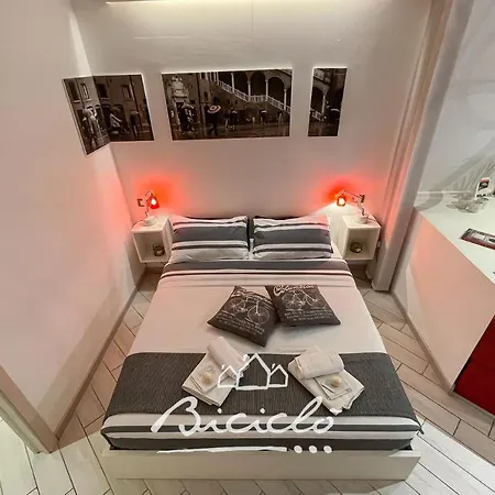 Apartament Biciclo' Rosso Ferrara