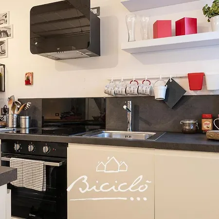 Biciclo' Rosso Apartament