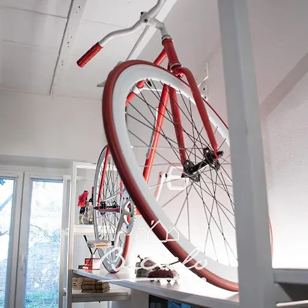 Biciclo' Rosso Apartament