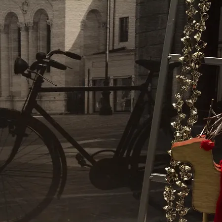Biciclo' Rosso * Феррара