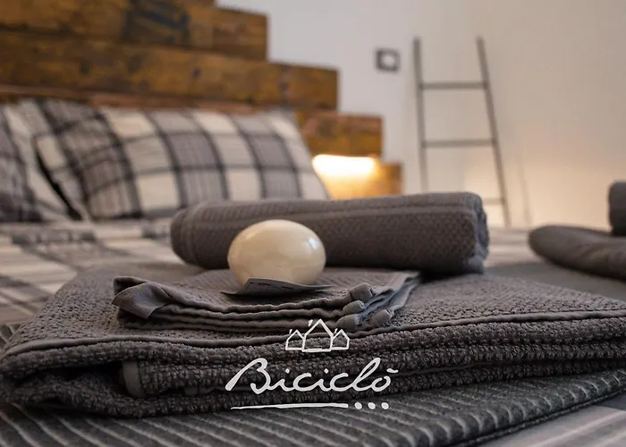 Apartament Biciclo' Rosso Ferrara