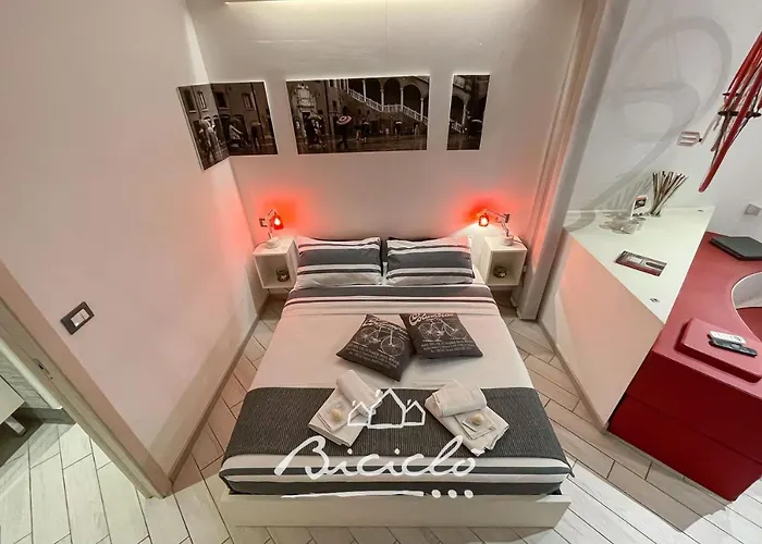Apartament Biciclo' Rosso Ferrara