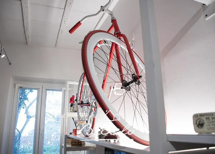 Biciclo' Rosso Apartament